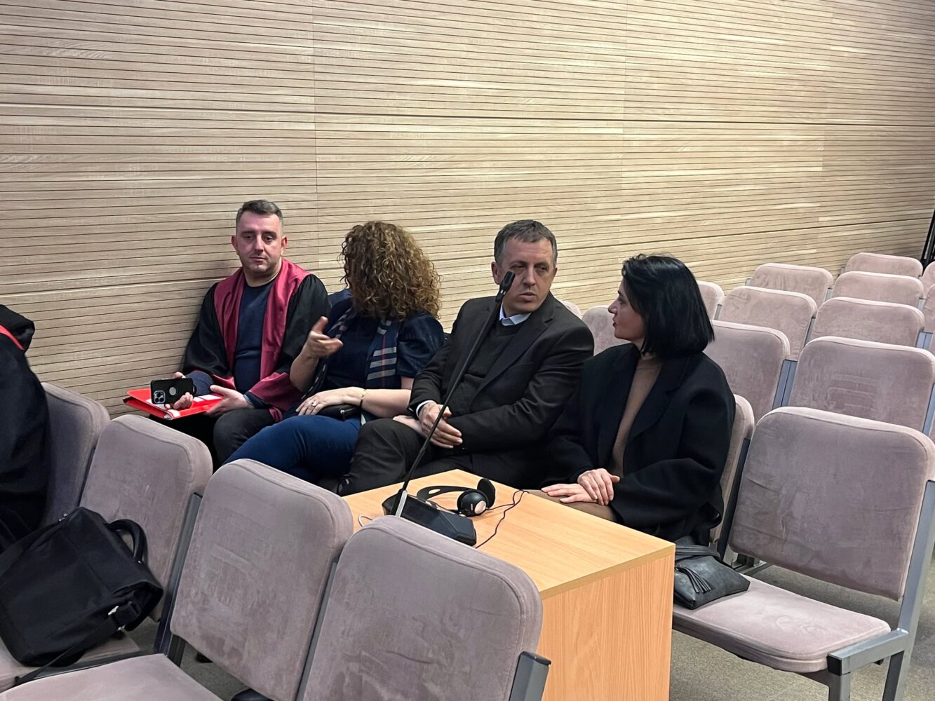 Zyba e Pacolli në gjykatë për gazin lotsjellës  Sveçla mungon