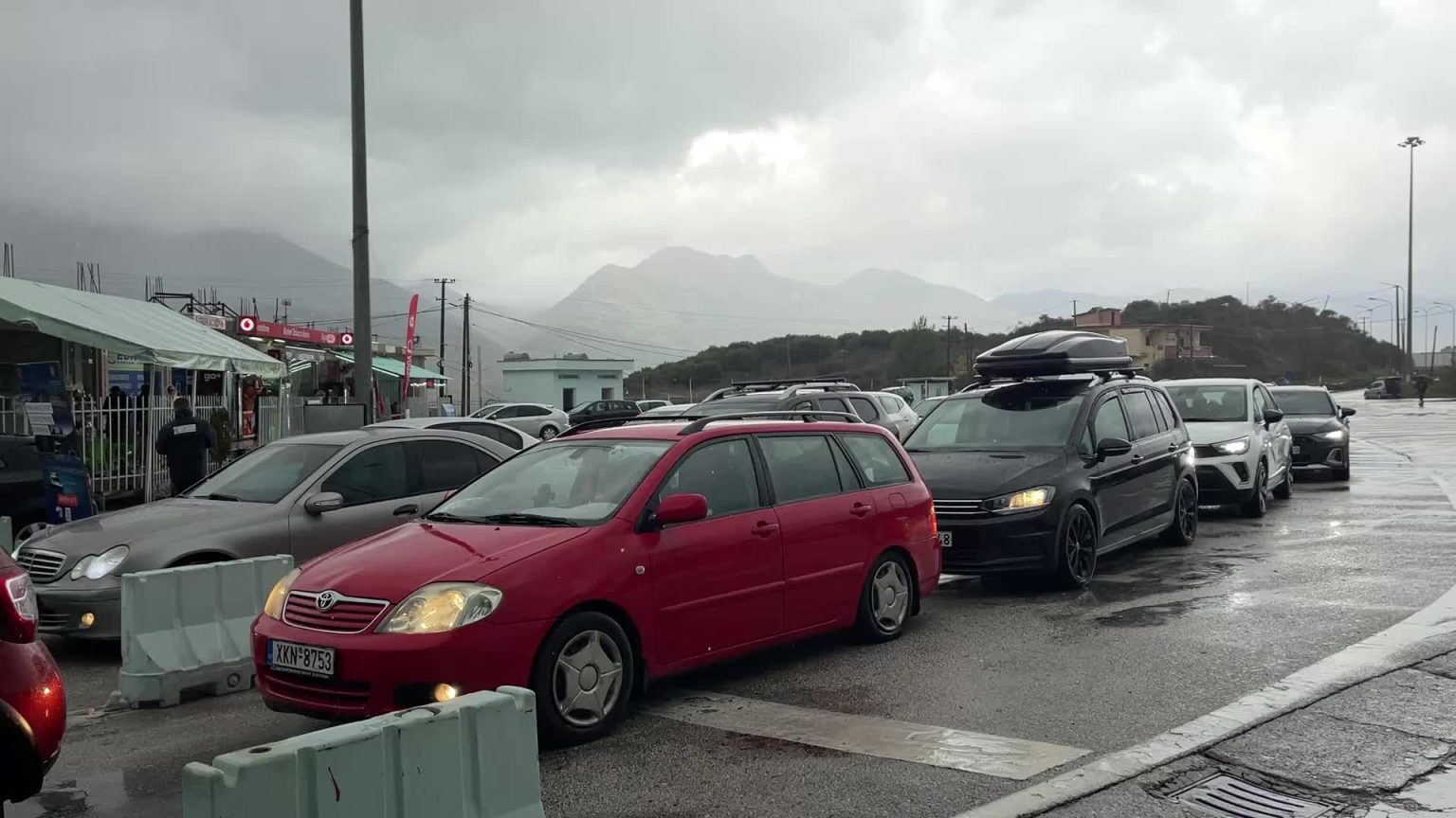 fluks-i-larte-ne-kakavije-ne-nisje-te-vitit-2026-mijera-qytetare-kthehen-drejt-greqise-pas-festave