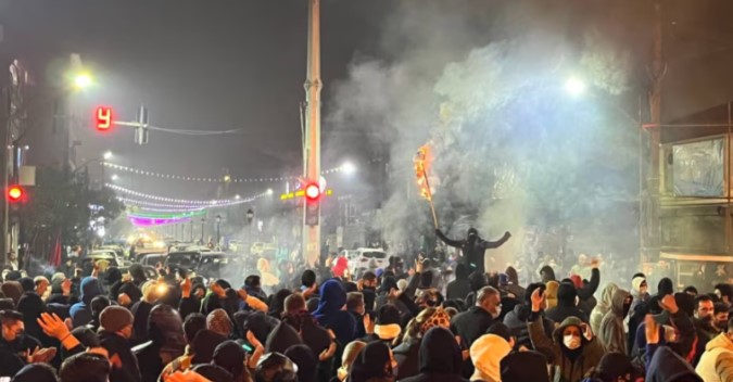 Prokuroria iraniane ashpërson gjuhën  Protestuesit që dëmtojnë pronën dhe minojnë sigurinë rrezikojnë dënimin me vdekje