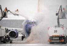 Stuhia në SHBA lë 230 mijë persona pa energji elektrike, mijëra fluturime anulohen