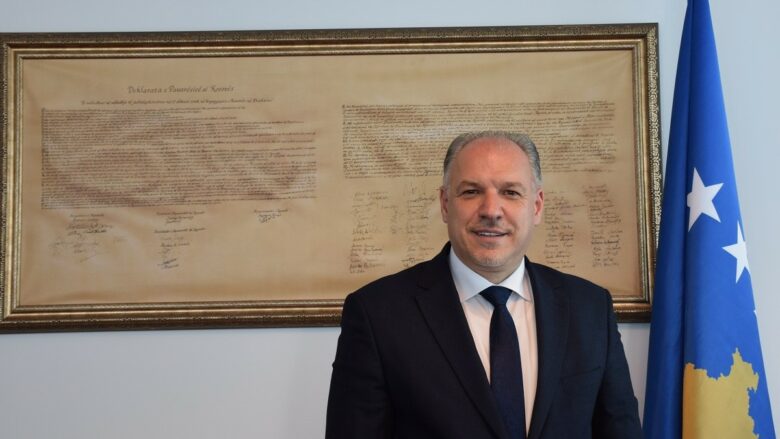 Me minus 68 vota  rinumërimi i deritanishëm e lë jashtë Kuvendit  Fikrim Damkën