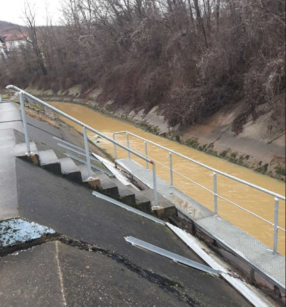 Stabilizohet furnizimi me ujë nga KRU  Mitrovica   por uji ende nuk rekomandohet për pije