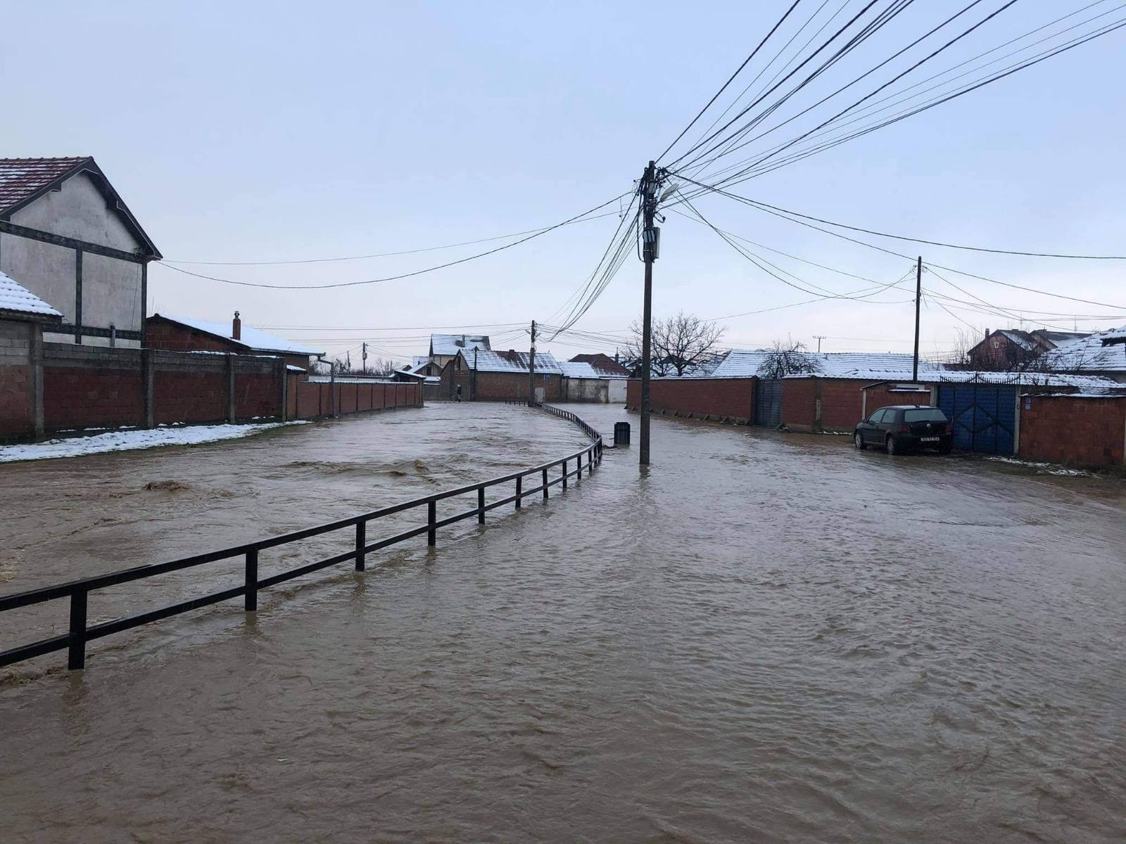 Vërshimet në Lipjan  kryetari thotë se janë pasojë e mosreagimit me kohë të Ministrisë