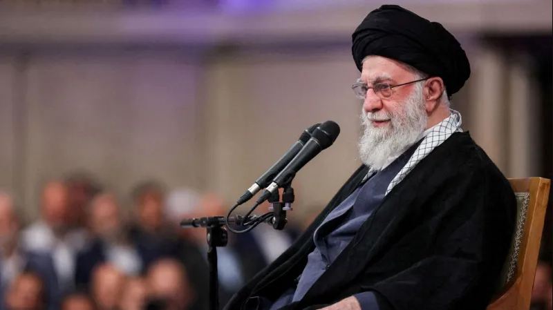 Udhëheqësi i Iranit  Protestuesit janë vandalë që përpiqen t i bëjnë qejfin Trumpit