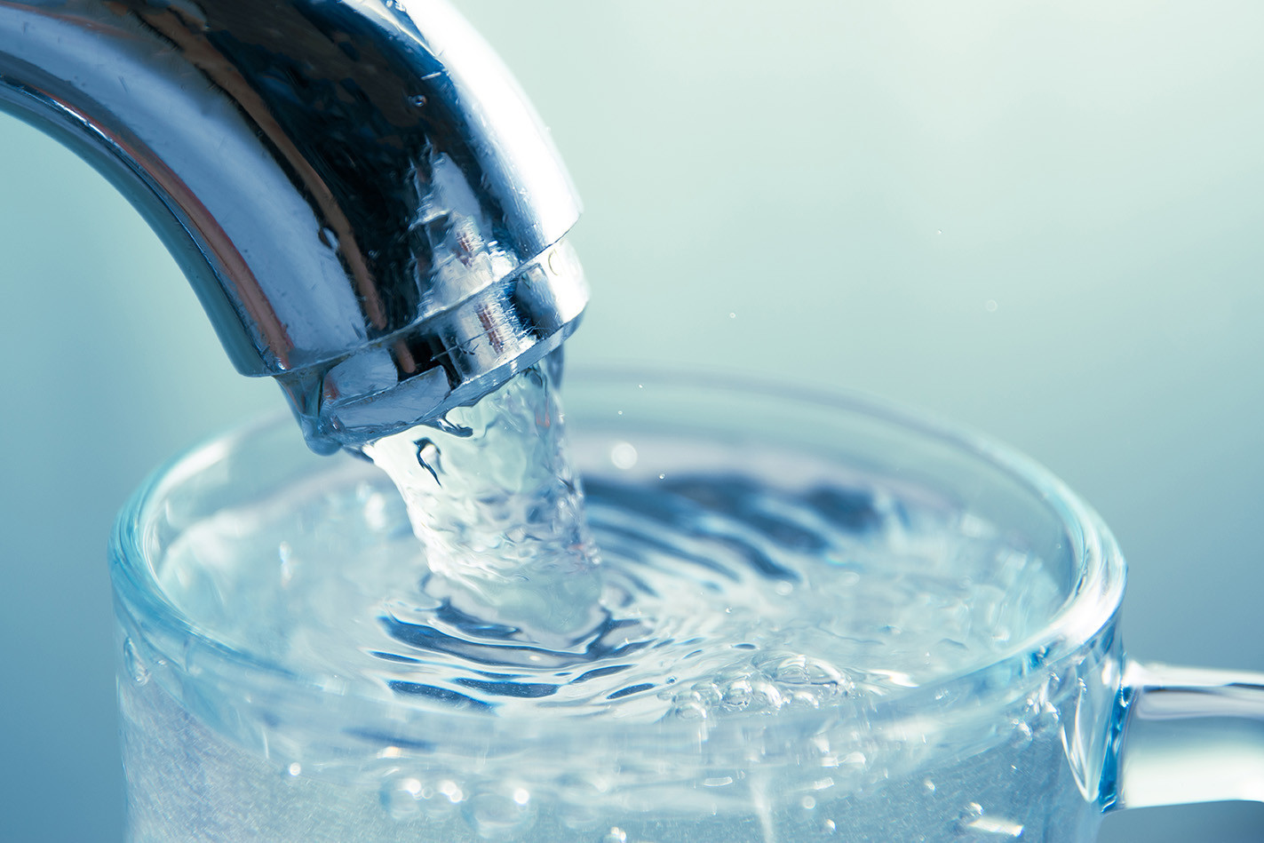 IKSHPK tregon se në cilat zona uji është i sigurt për pije dhe ku nuk rekomandohet