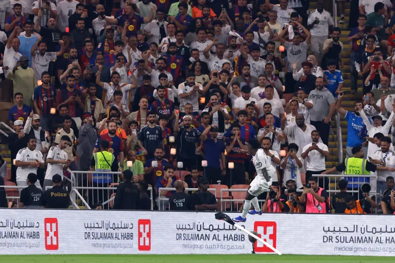 Real Madrid   Barcelona barazojnë 2 2 në pjesën e parë