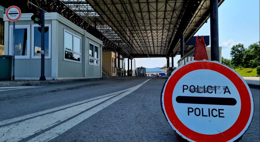 Fillon zbatimi i Ligjit për komunikacionin dhe i Ligjit për të huajt në Kosovë