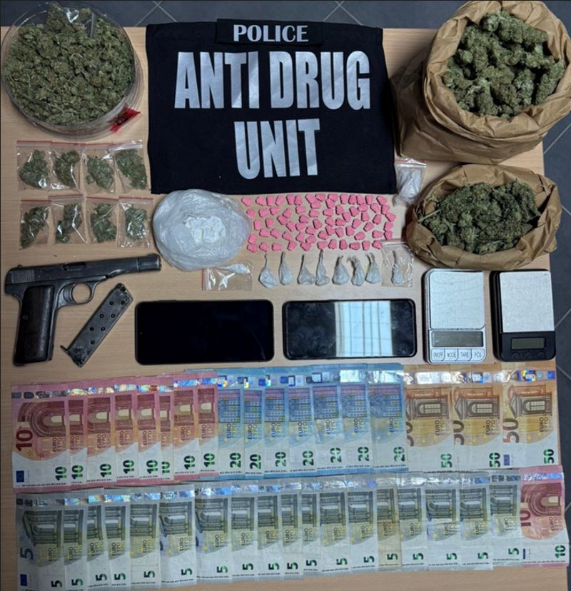 Arrestohen katër të dyshuar nga Policia  konfiskohen mbi 25 mijë euro dhe drogë