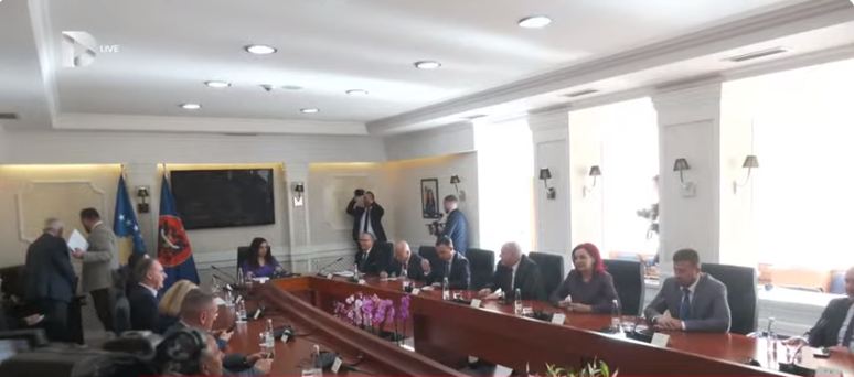 Zgjedhja e presidentit të ri  ende nuk dihet se çka duan partitë politike