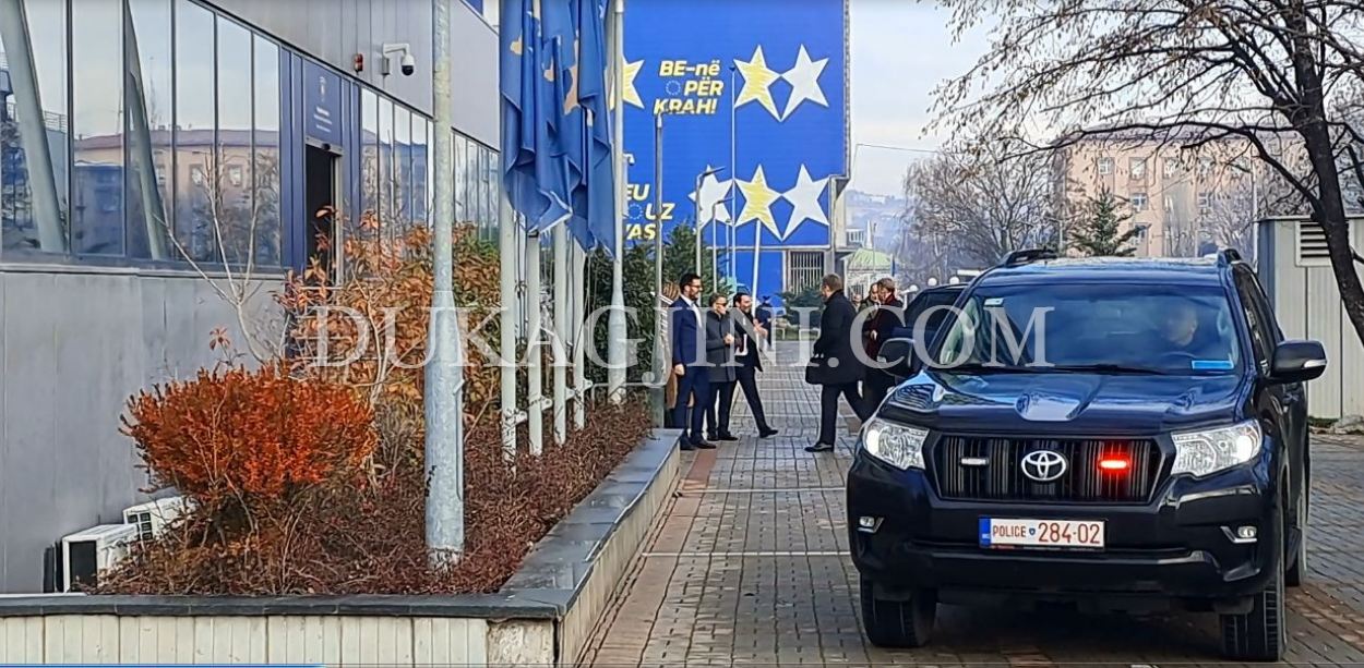 Sorensen arrin në Qeveri