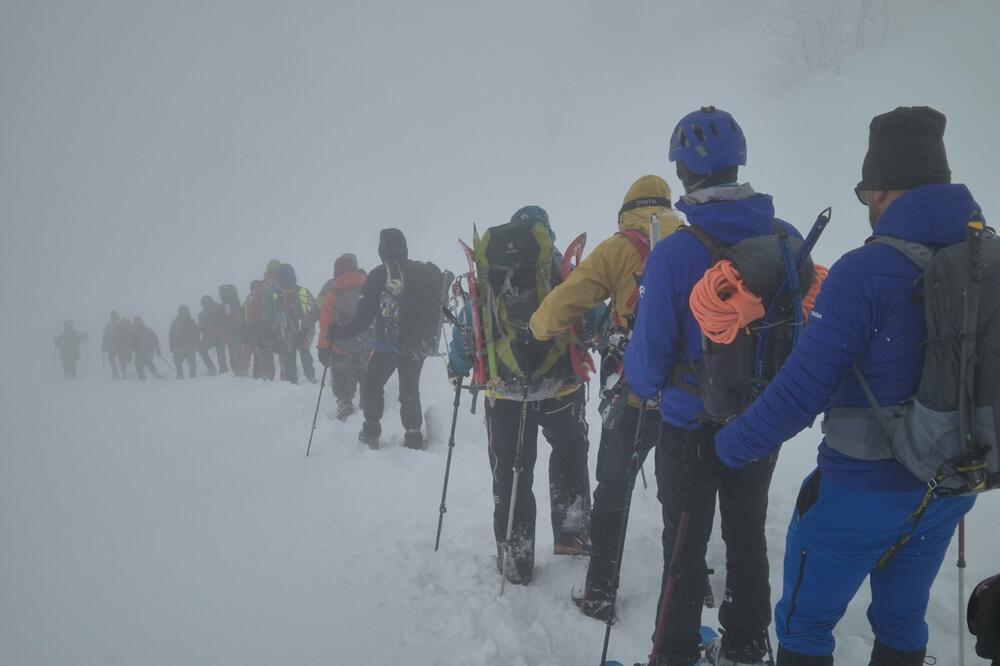 Gjendet trupi i pajetë i bjeshkatarit nga Mali i Zi që ra në majën e Hajlës