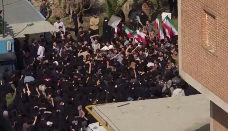 Për të tretën ditë me radhë  studentët iranianë protestojnë kundër Qeverisë