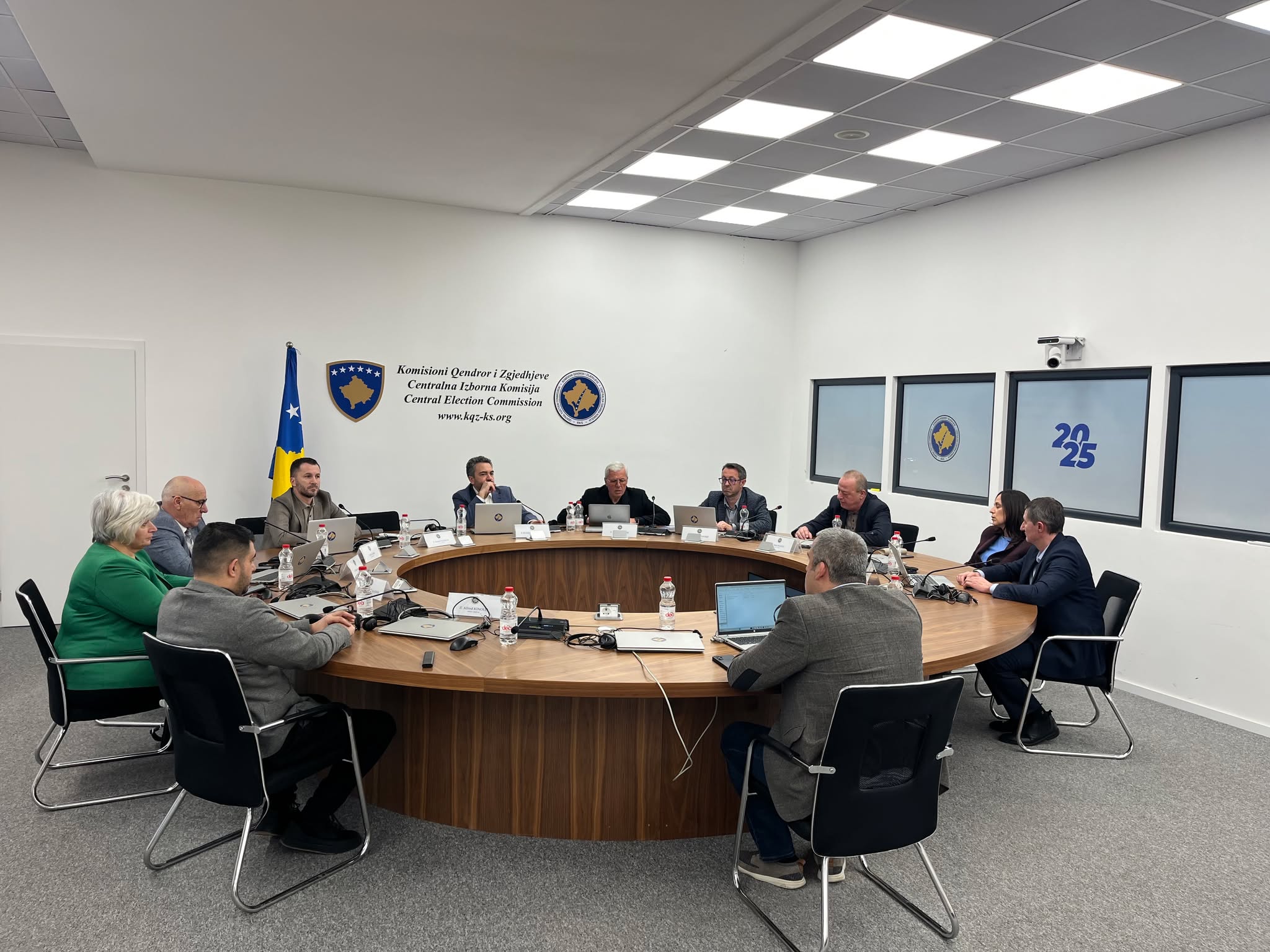 Anëtarët e rinj të KQZ-së – Presidentja dërgon shkresat, “topi” te partitë politike