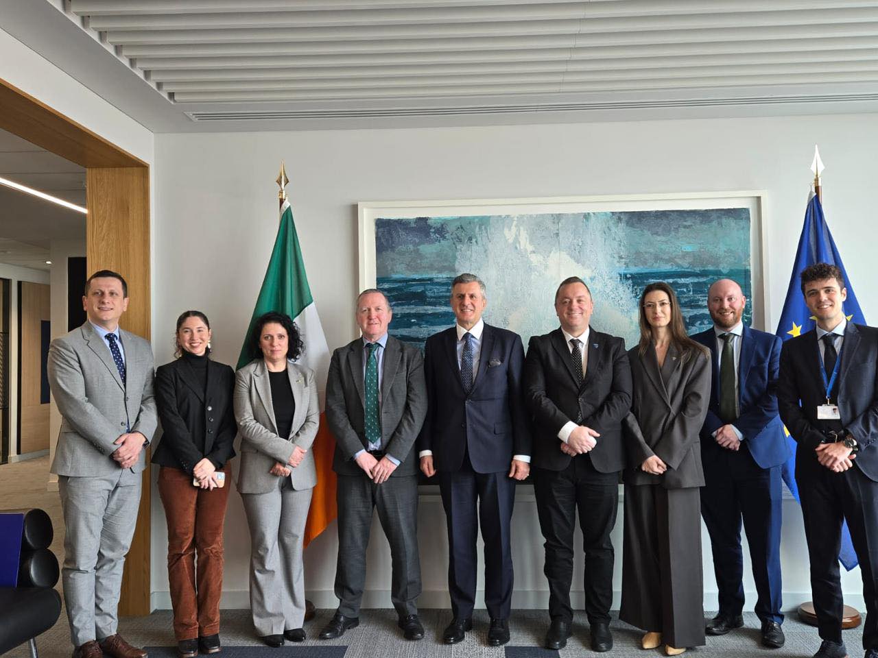 Kosova dhe Irlanda zhvillojnë konsultime politike në prag të Presidencës irlandeze të BE së