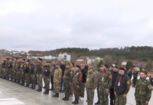 Në ditën e pavarësisë, Prekazi u mbush me njerëz që nderuan familjen Jashari