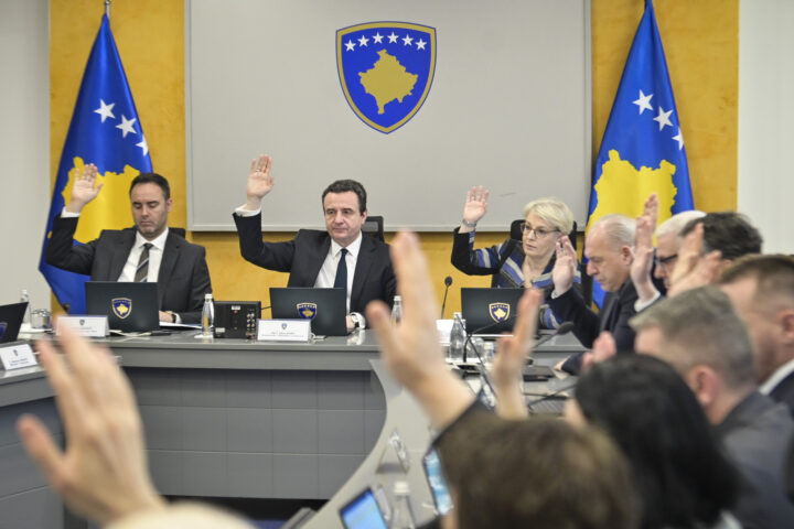 Qeveria ndan 500 mijë euro për qytetarët e Kosovës të mbetur në shtetet e Lindjes së Mesme