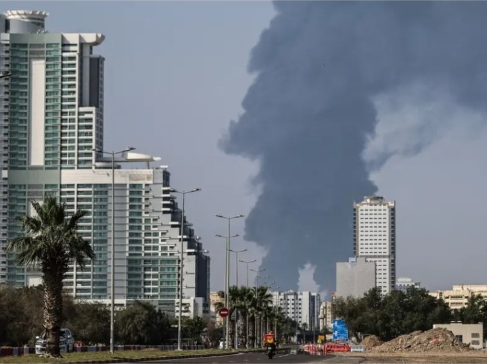 Irani njofton sulme, paralajmëron civilët në Emiratet e Bashkuara Arabe të largohen nga portet kryesore
