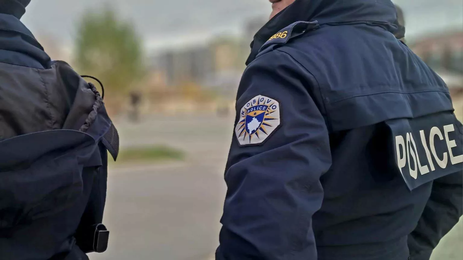 Detaje nga vrasja në Pogragjë të Gjilanit: Sekuestrohen tri armë, 68 fishekë dhe katër gëzhoja