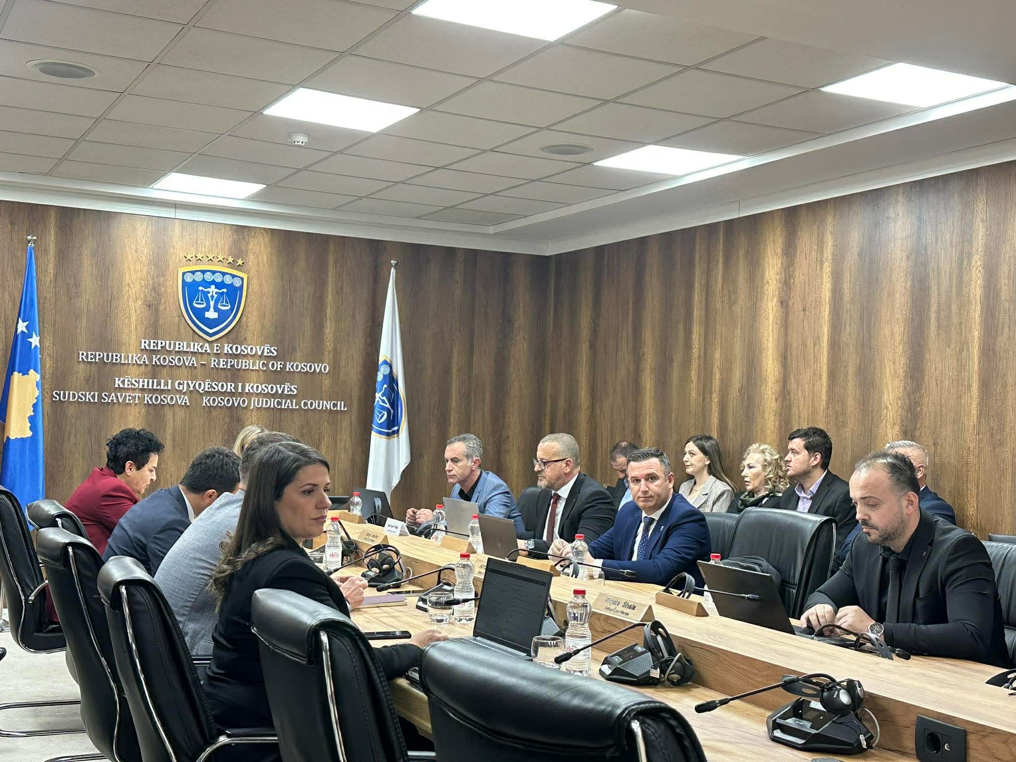 “Ndërhyrje politike” – Dështon sërish zgjedhja e kryesuesit të KGJK-së