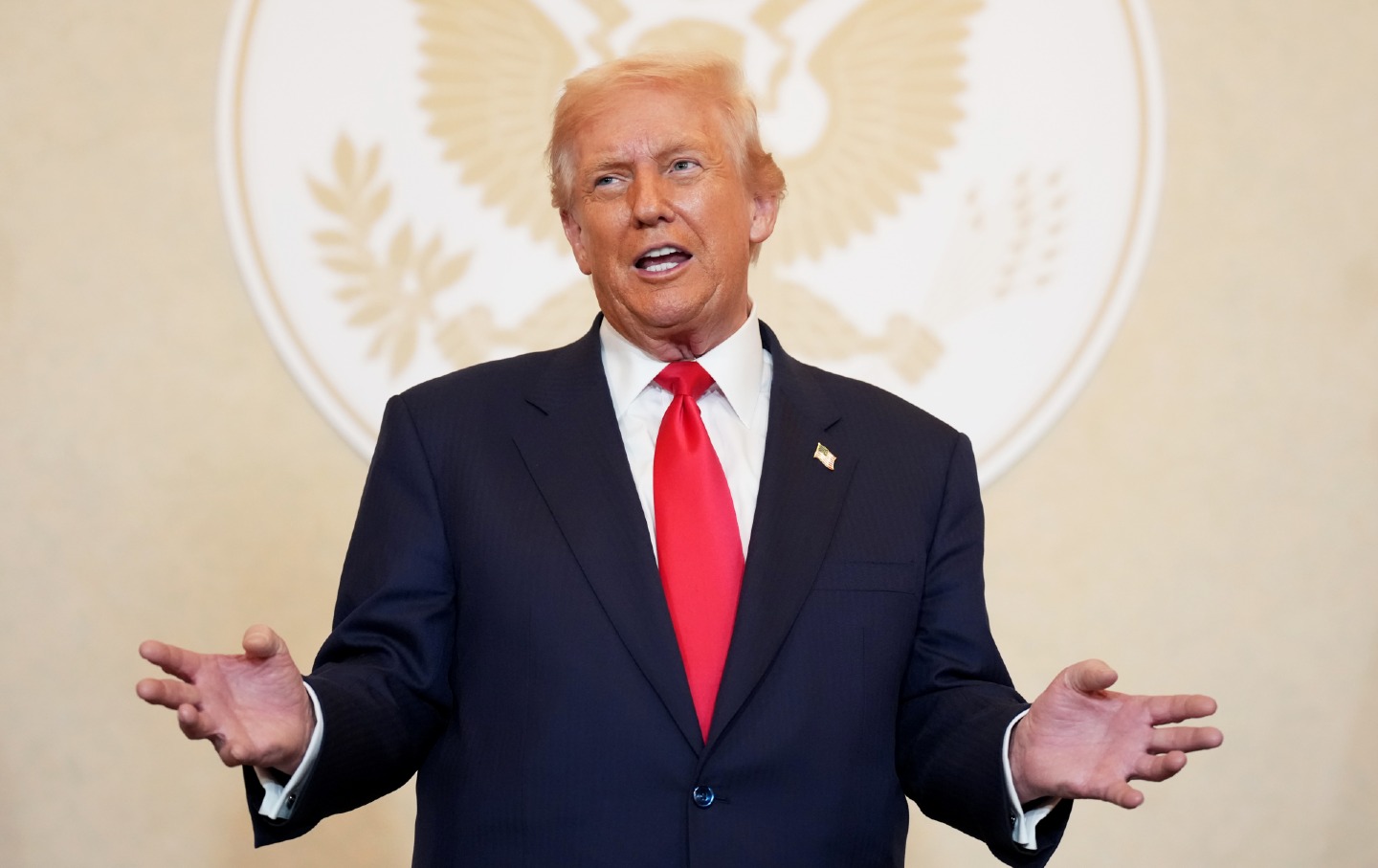 Trump thotë se SHBA-ja do ta bllokojë menjëherë Ngushticën e Hormuzit