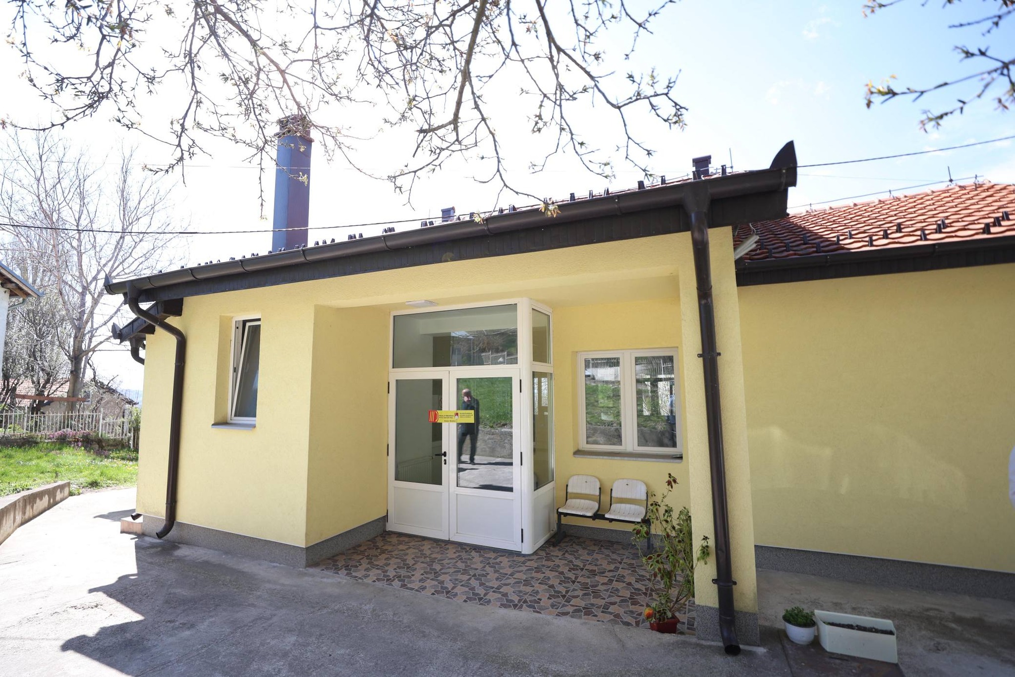 Mbyllja e ambulancave në Syriganë dhe Banjë, shkeljet i raportoi një qytetar serb