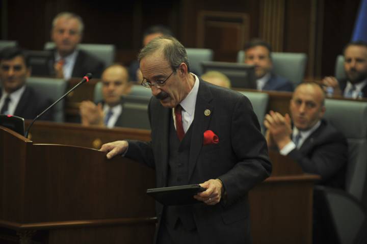 Ndahet nga jeta ish-kongresisti amerikan, Eliot Engel