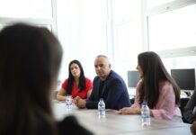 Manaj në Istog: Do të mbështesim gratë dhe organizatat që fuqizojnë rolin e tyre në shoqëri