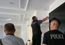 9 të arrestuar për shpëlarje parash dhe kontrabandë të derivateve – sekuestrohen armë, para, vetura dhe autobotë