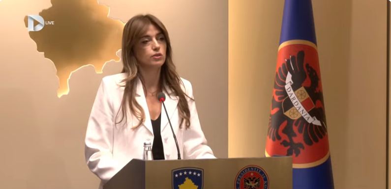 Haxhiu nënshkruan Ligjin për Specialen dhe ia përcjell Presidentes për dekretim