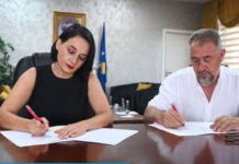 Nënshkruhet marrëveshja për 4.4 milionë euro për banim social në Skënderaj