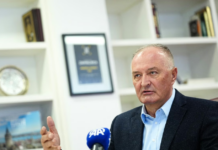 Ministri boshnjak akuzon Vuçiqin: Askush nuk mund të sjellë grupe të armatosura pa leje
