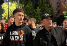 Daut Haradinaj publikon foto nga sheshi: Sot ose i gëzohesh dënimit si Serbia, ose e kundërshton si shqiptar