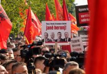 Dita 5: Sheshi “Skënderbeu” pret edhe sonte protestuesit