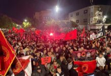 Dita e gjashtë e protestës, qytetarët mblidhen sërish në sheshin e Prishtinës