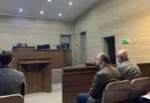 Dështon të nisë gjykimi në mungesë ndaj pesë të akuzuarve për vrasjen e pesë civilëve shqiptarë gjatë luftës