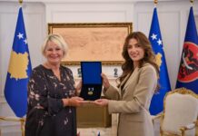 Haxhiu dekoron Komitetin Norvegjez të Helsinkit me Medaljen Presidenciale të Meritave