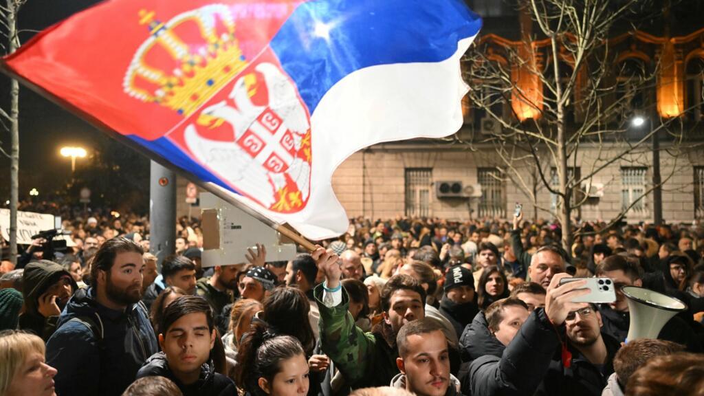 Partia Demokratike Evropiane paralajmëron për provokime të mundshme pas votimit në Serbi