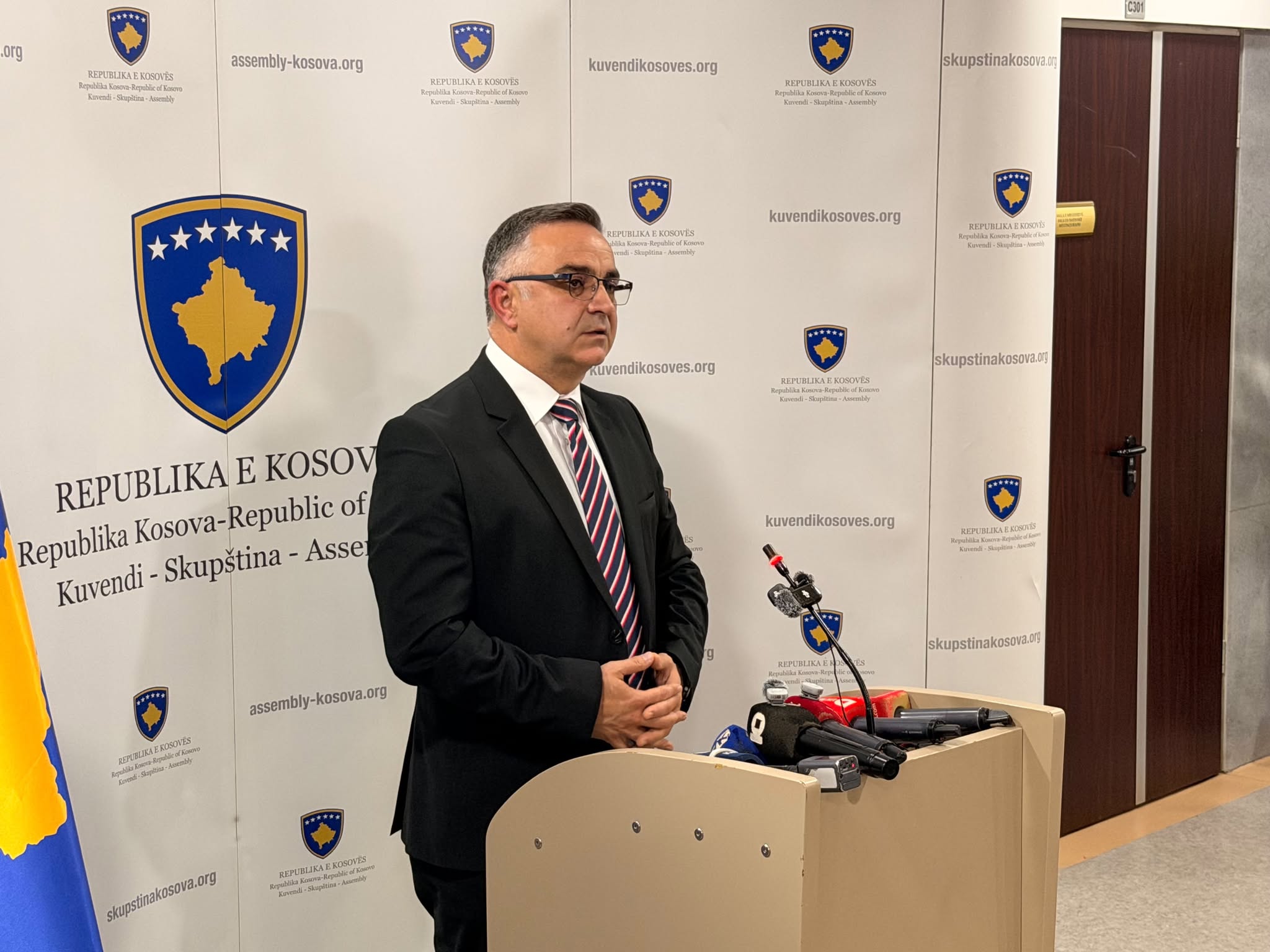 Tahiri: Zvarritja e amandamentimit të Ligjit për Dhomat e Specializuara nuk është në funksion të kauzës kombëtare