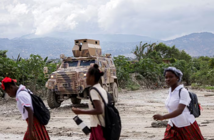 Bukele mohon se trupat e gjetur në Haiti janë të katër ushtarëve salvadorianë të zhdukur