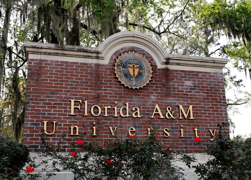 Të shtëna pranë një universiteti në Florida, 12 të lënduar, mes tyre gjashtë të mitur
