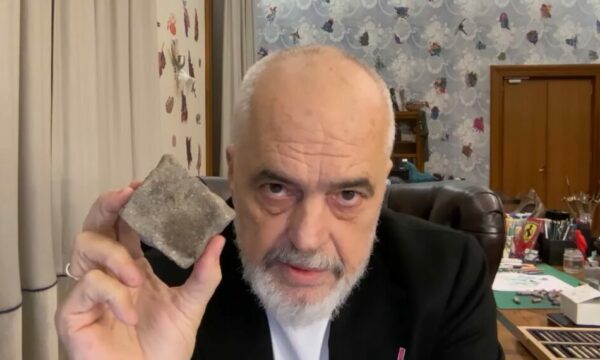 Rama: Nuk po sfidohem unë apo qeveria, por Shqipëria në rrugën drejt BE-së