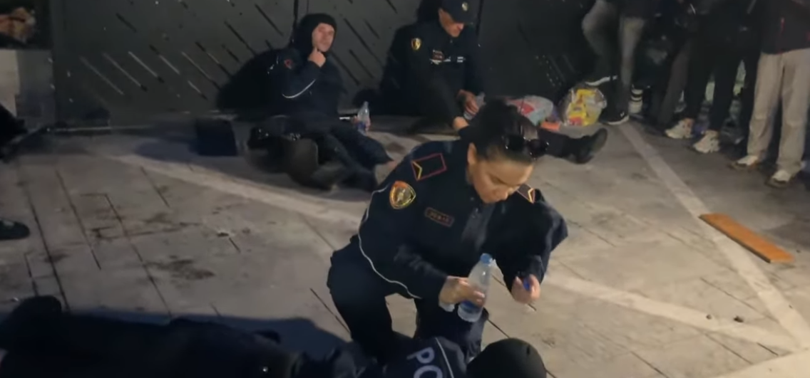 10 efektivë policie të plagosur nga sulmi ndaj Komisariatit nr. 3