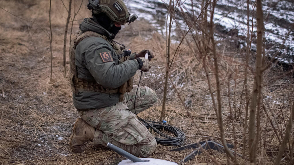 Këshilltari i Zelenskyt: Kufizimet e Starlinkut po pengojnë operacionet ushtarake të Ukrainës