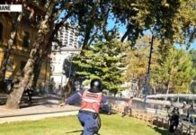 Policia hedh gazlotsjellës dhe ujë me presion te Parku Rinia, nis shoqërimi i protestuesve
