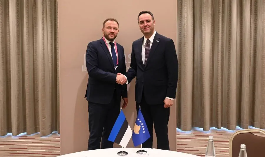 Konjufca takohet me homologun e Estonisë: Kërcënimet nga Serbia na kujtojnë se paqja kërkon angazhim të vazhdueshëm