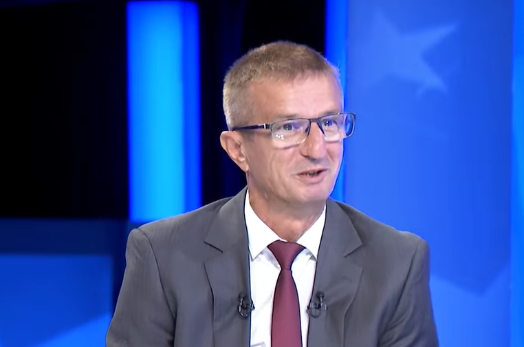 Topalli tregon si u angazhua në PKMLSHJ: Isha 15 vjeç kur mora pjesë në mbledhjen themeluese