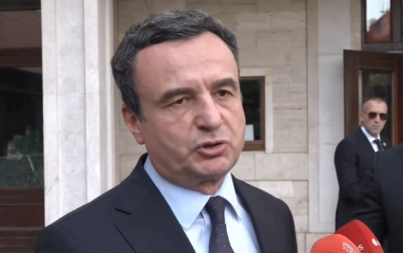 Kurti hesht për kritikat e BE-së ndaj ndryshimeve në Ligjin për Specialen