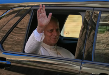 Papa Leo XIV merr lejen për të dalë nga spitali pas operacionit në mushkëri