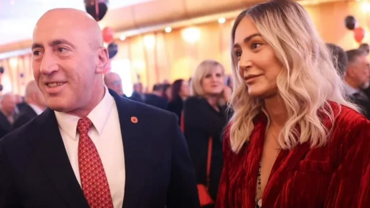 Anita Muçaj i kërkon deputetes Fejza të tërheqë deklaratën kundër Haradinajt dhe t’i kërkojë falje publikisht Anita Muçaj i kërkon deputetes Fejza të tërheqë deklaratën kundër Haradinajt dhe t’i kërkojë falje publikisht
