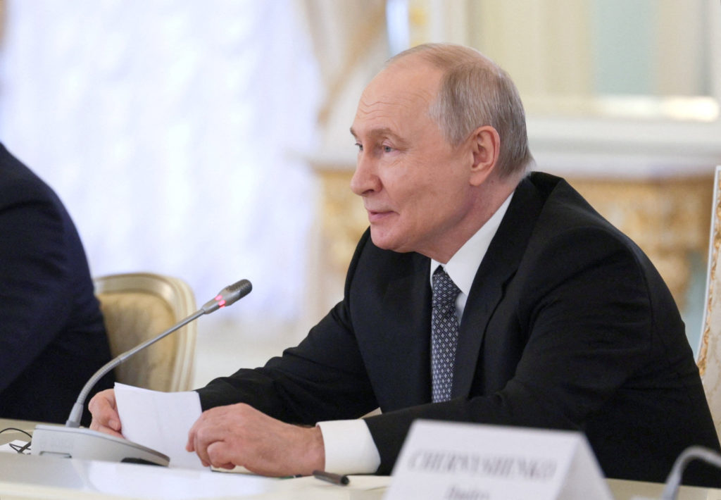 Putin pajtohet për rifillimin e bisedimeve trepalëshe të paqes me Ukrainën dhe SHBA-në
